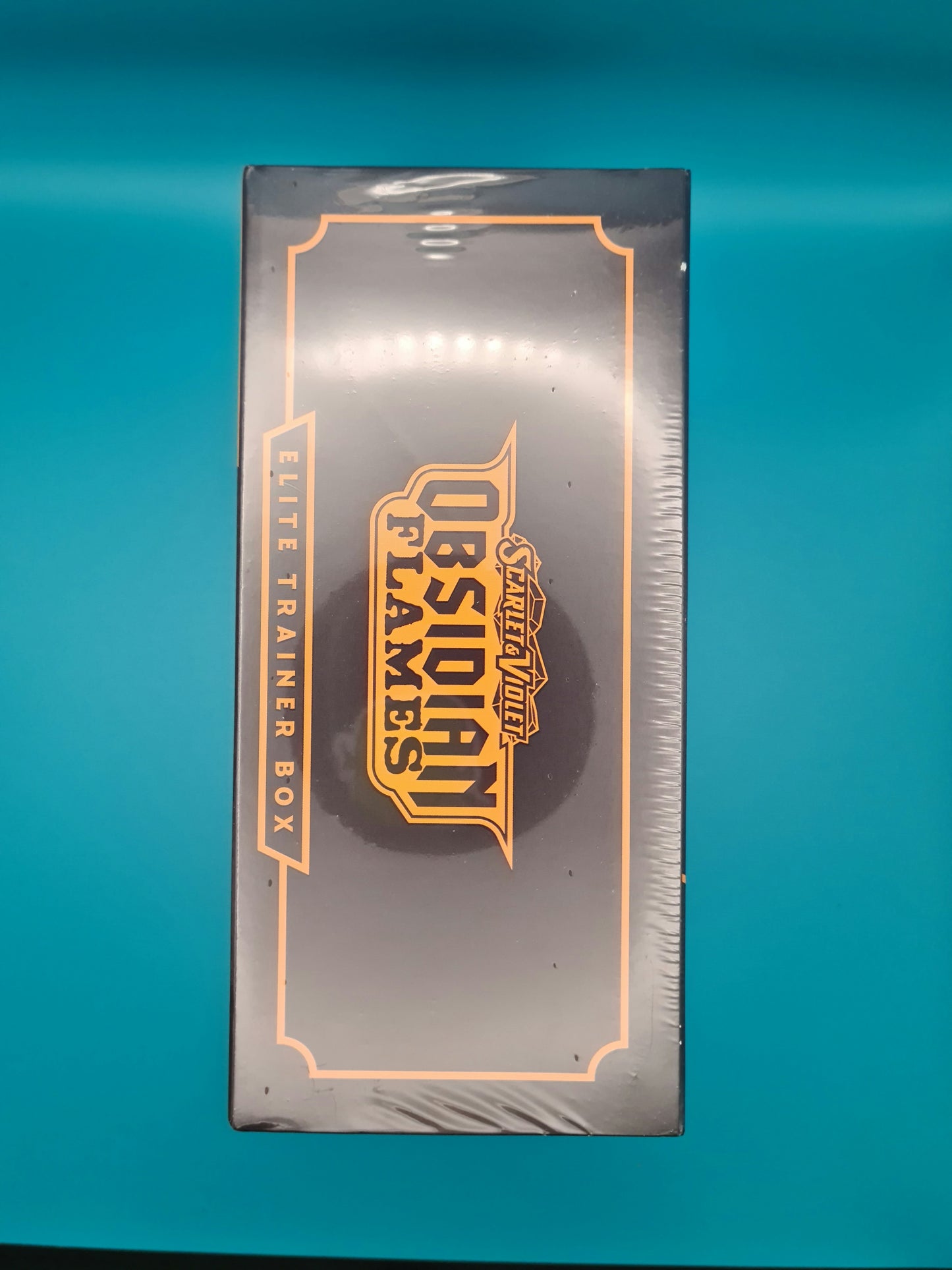 [Pre-Owned] Pokémon TCG: Obsidian Flames Elite Trainer Box